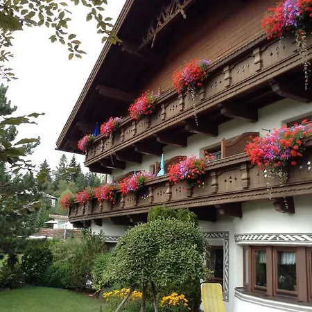 Garni Almhof Pensión 4*