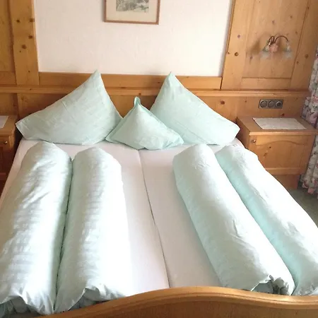 Garni Almhof Seefeld in Tirol