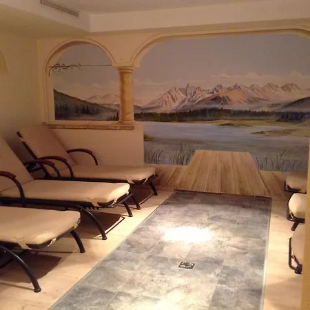 Garni Almhof 4*