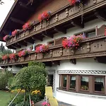 Garni Almhof 4*